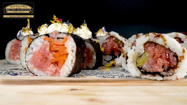 Una variante alternativa al celebre sushi giapponese, il #Sushi di #carne 🍣🍱